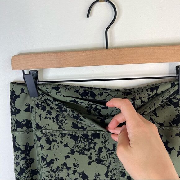 Lululemon In Movement 7/8 Tight Everlux 25" Efflorescent Barracks Green Black 10 - Picture 6 of 11